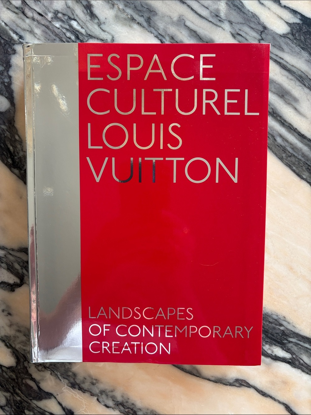 Espace  Culturel Louis Vuitton book